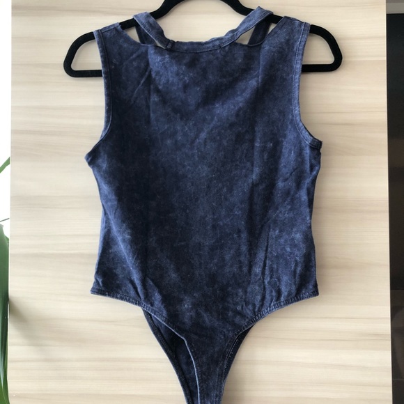 EDGY BODYSUIT - Picture 2 of 3